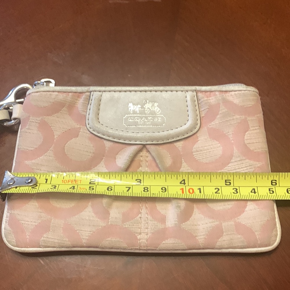 AUTHENTIC: Pink Coach wristlet - Picture 6 of 7